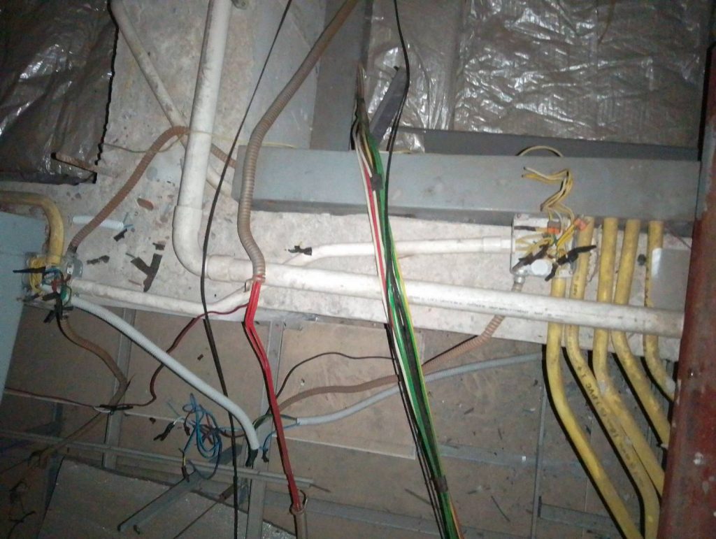 เดินสายไฟ