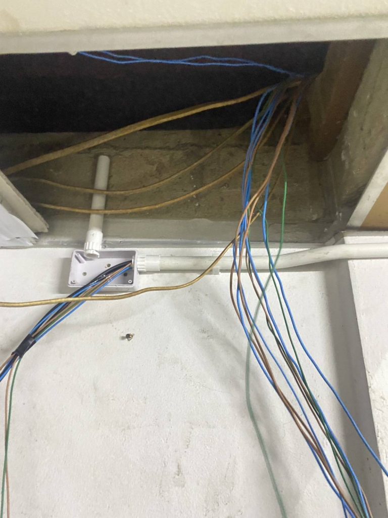 เดินท่อร้อยสาย