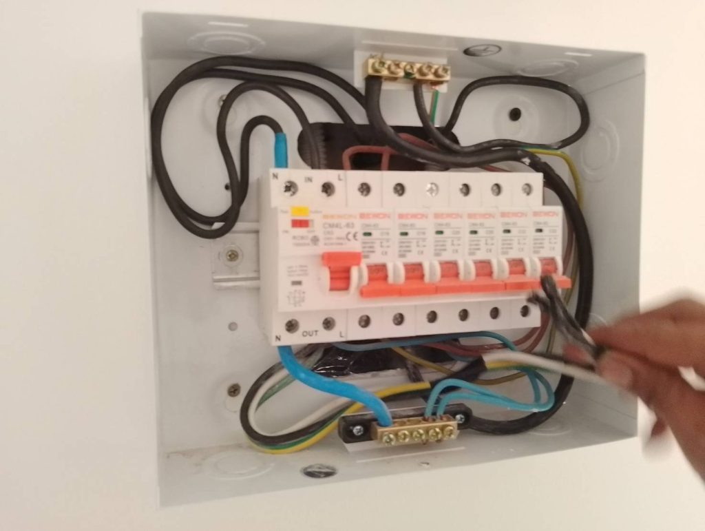 ตู้คอนซูมเมอร์ยูนิต