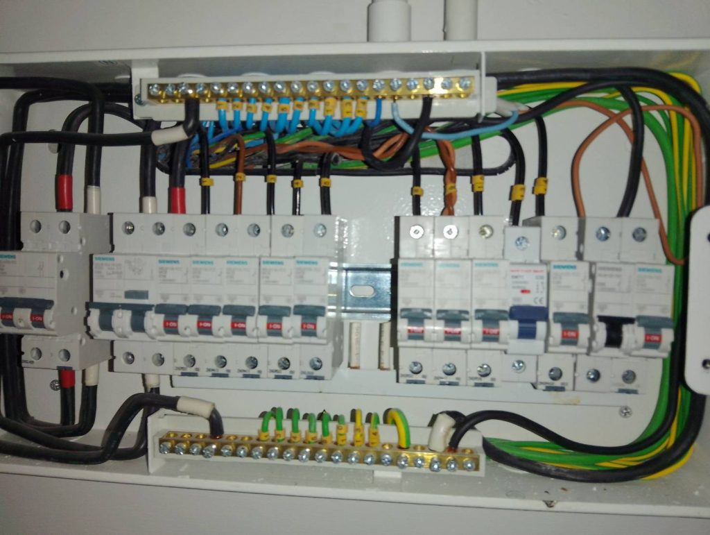 ตู้คอนซูมเมอร์ยูนิต