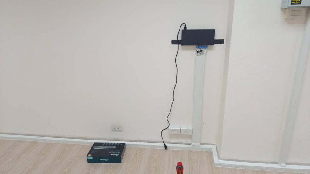 ติดตั้งปลั๊กไฟ