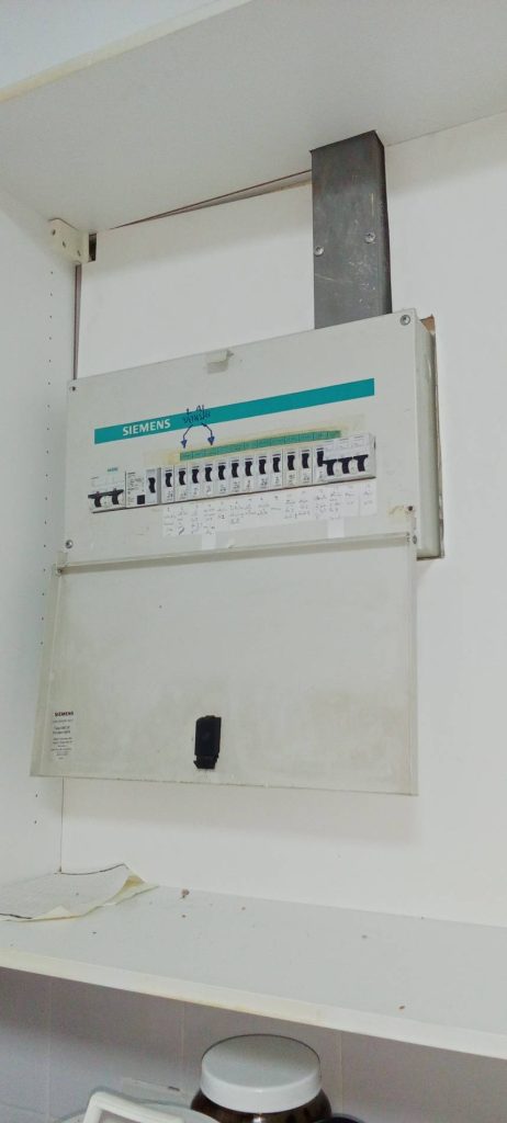 เบรกเกอร์