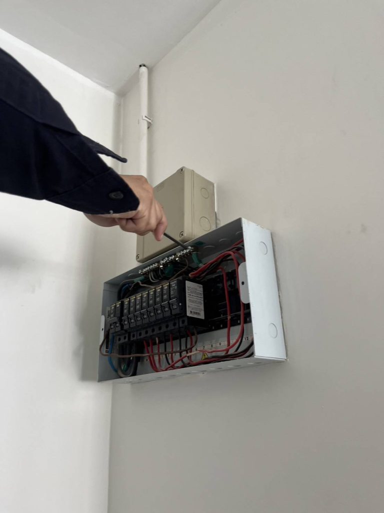 ติดตั้งตู้คอนซูมเมอร์