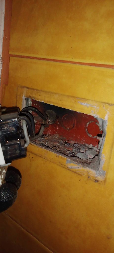 รื้อปลั๊กหาจุดช็อต