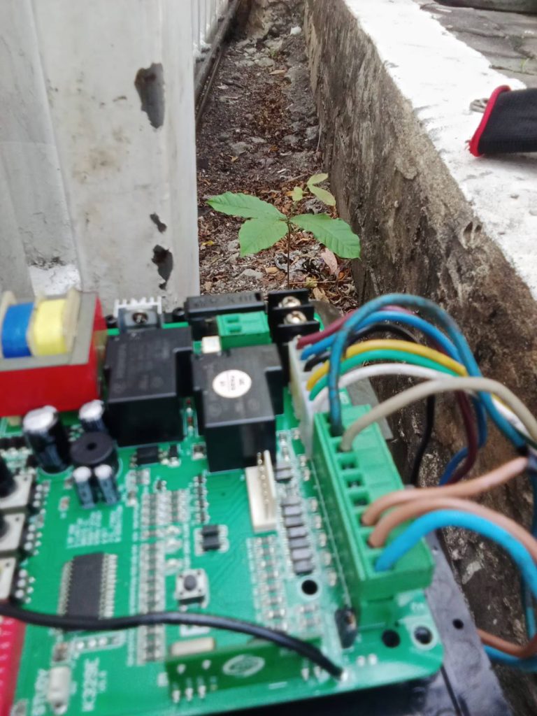 แผงวงจรมอเตอร์ประตูรีโมท