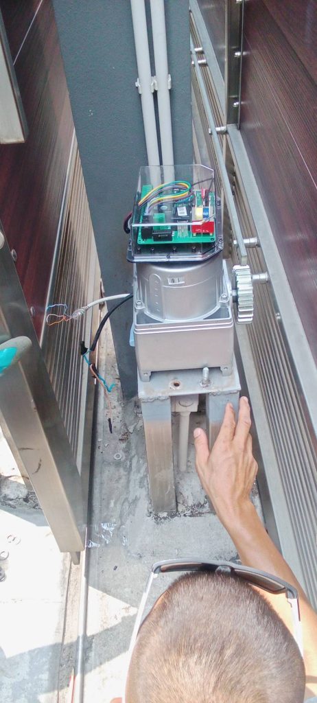 ติดตั้งประตูรีโมท