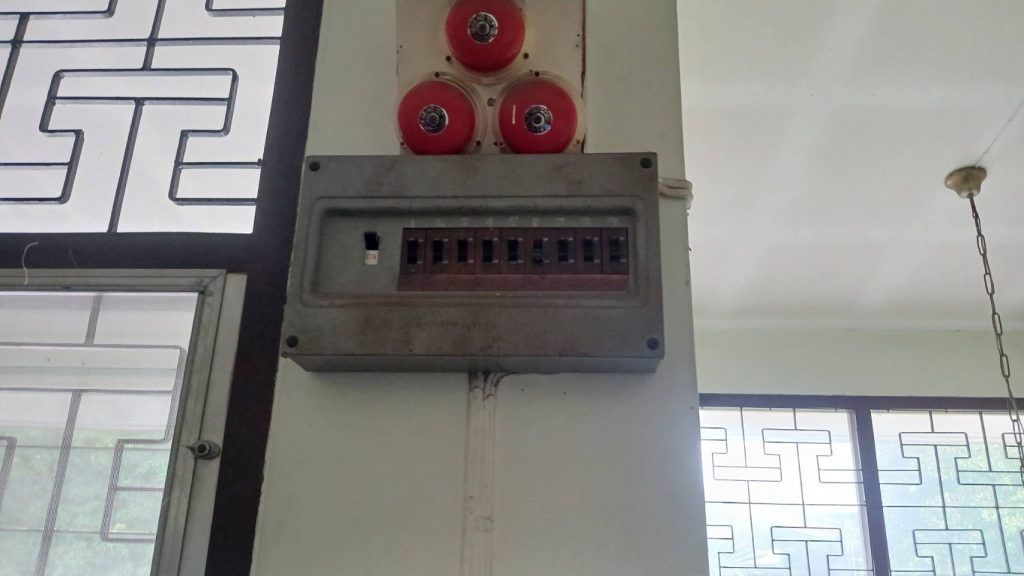 ตู้ไฟเก่า