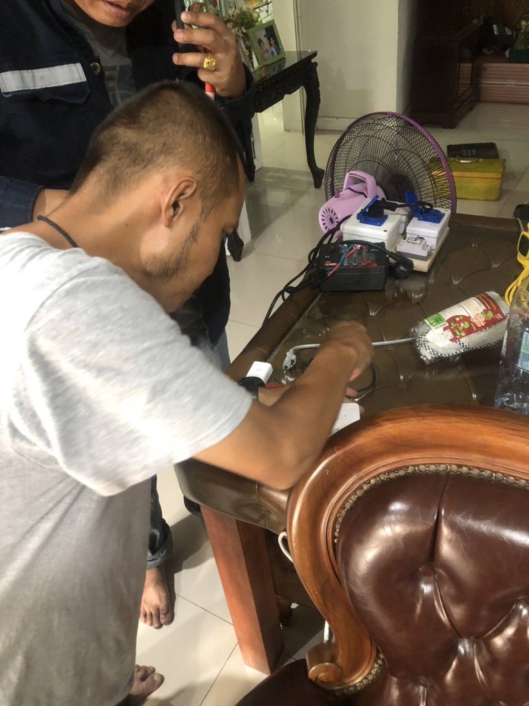 ทดสอบปลั๊กไฟ