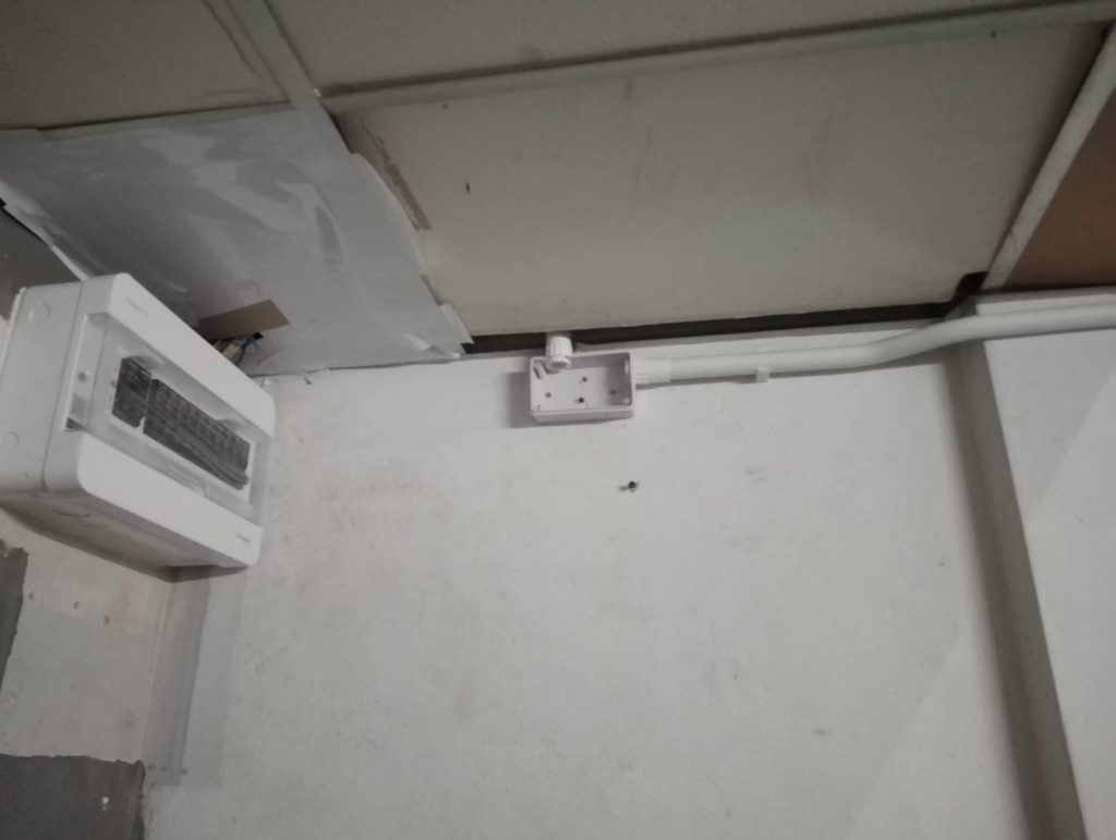 เดินท่อร้อยสาย