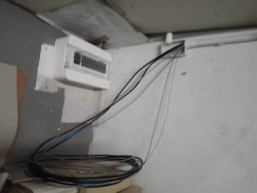 งานเดินท่อร้อยสายติดตั้งระบบไฟ