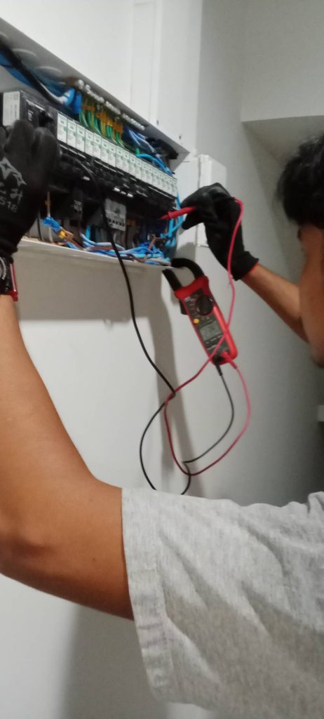 วัดไฟตู้คอนซูมเมอร์