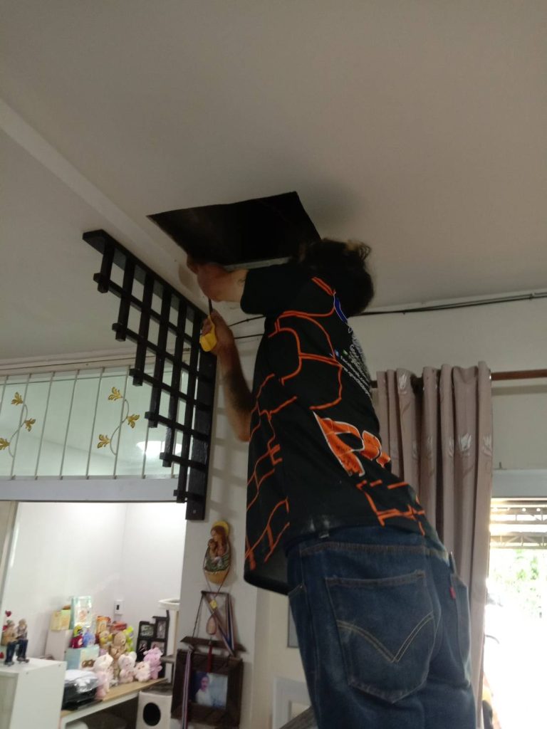 เจาะเปิดฝ้าทำช่องเซอร์วิส