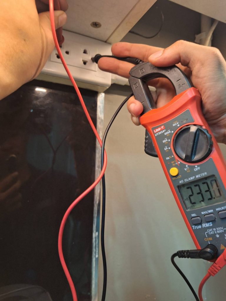 เช็กปลั๊กไฟ