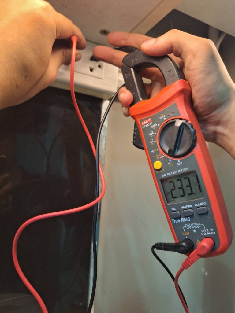 เช็กปลั๊กไฟ