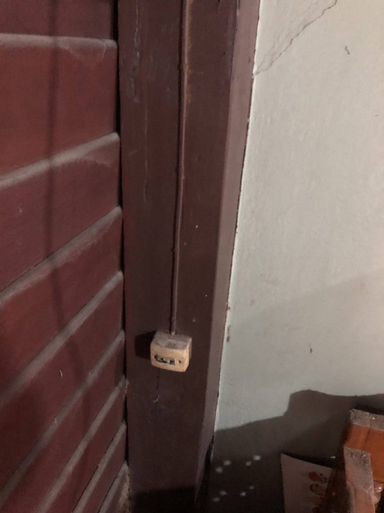 ปลั๊กไฟรุ่นเก่า