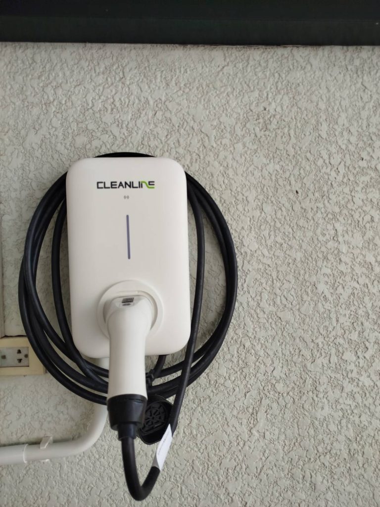 เครื่องชาร์จรถยนต์ไฟฟ้า (EV Charger)