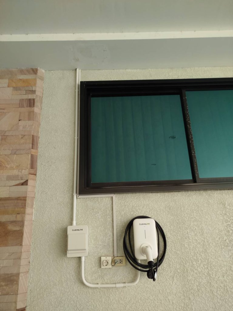 เครื่องชาร์จรถยนต์ไฟฟ้า (EV Charger)