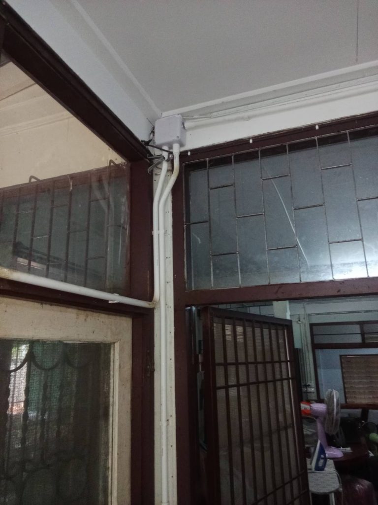 แนวท่อสายไฟและกล่องพักสายไฟ