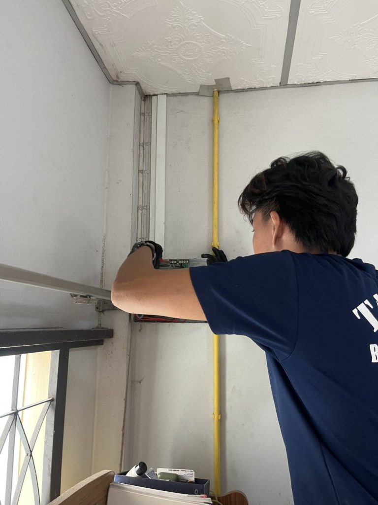 ตรวจเช็กการจ่ายไฟในตู้เบรกเกอร์