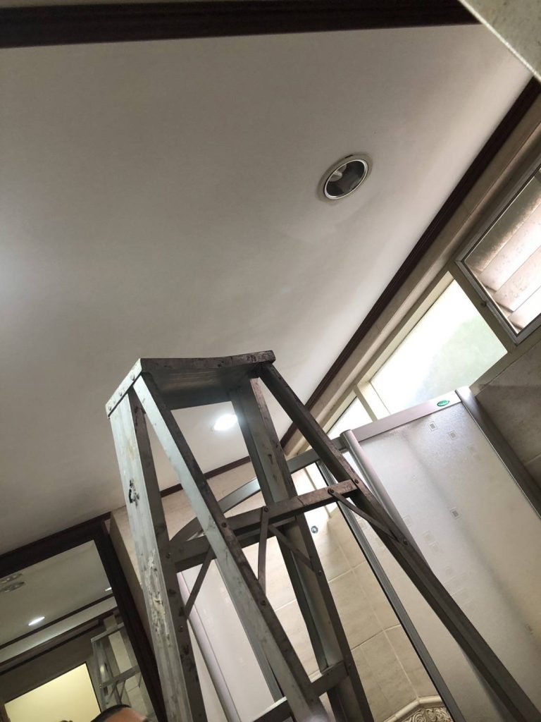 ตั้งบันไดเตรียมตรวจเช็ก