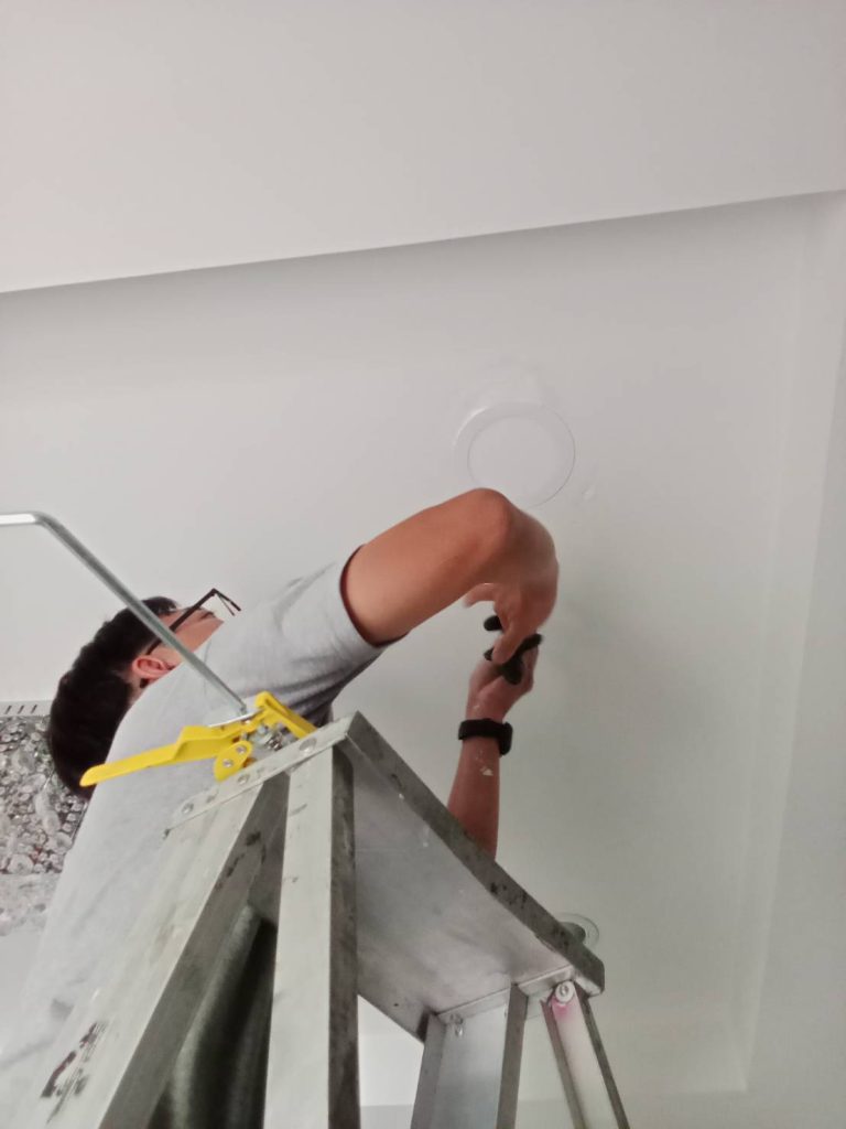 ตรวจเช็กดาวน์ไลท์