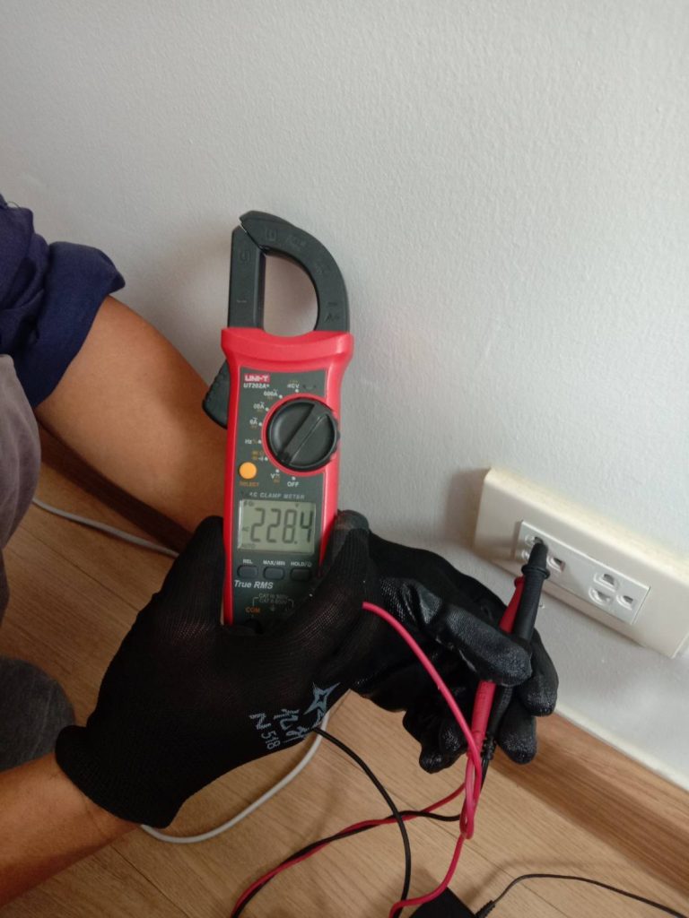 ตรวจเช็คปลั๊กไฟ