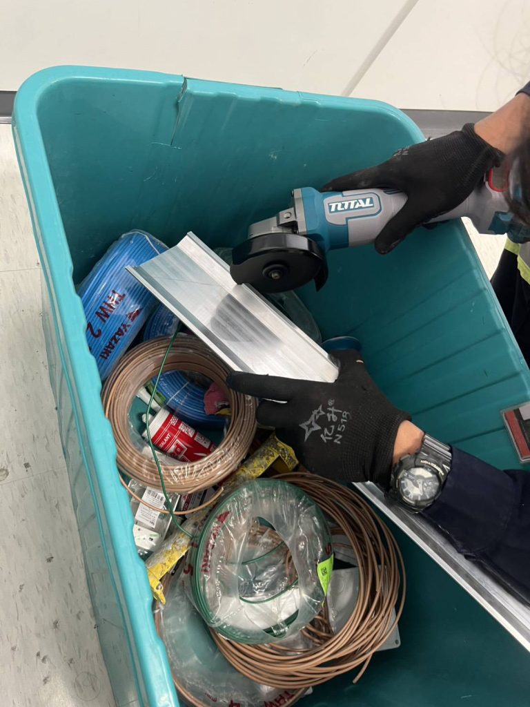 เตรียมรางสายไฟ