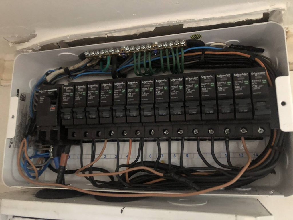 เซอร์กิตเบรกเกอร์