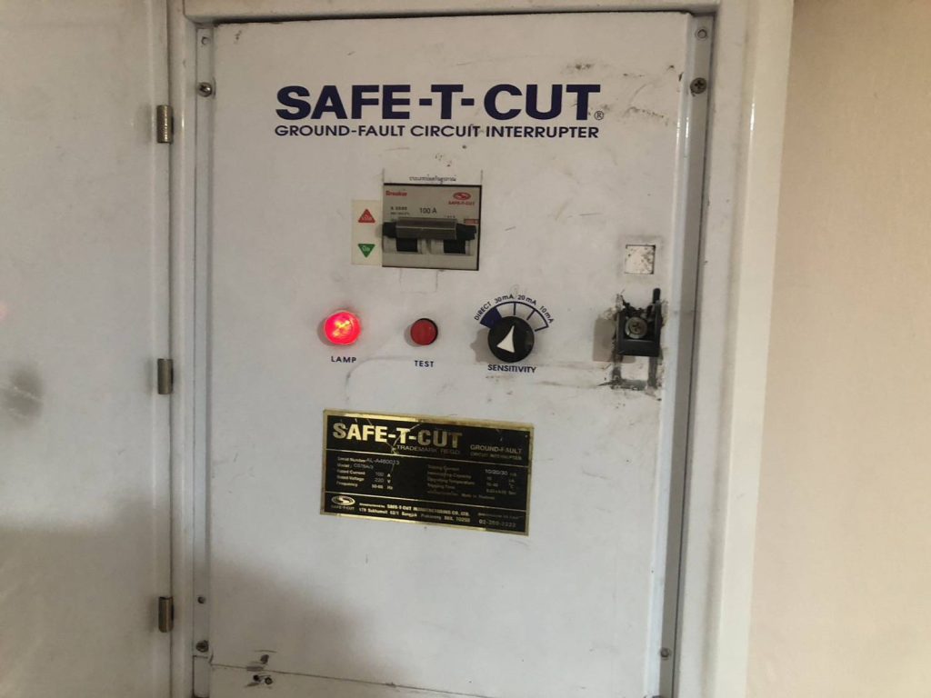 เบรกเกอร์กันดูด