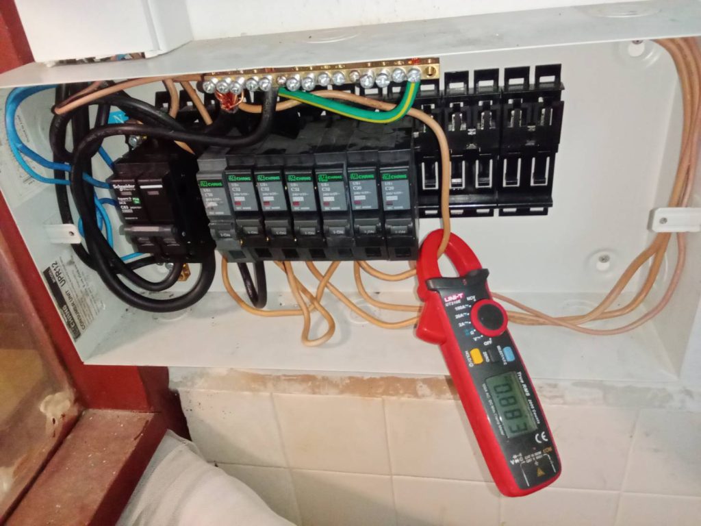 คล้องวัดกระแสตู้คอนซูมเมอร์