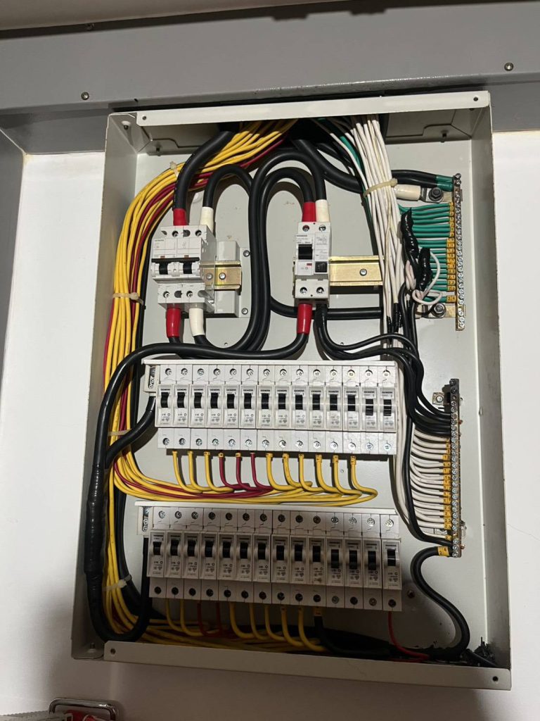 ตู้เมนไฟฟ้า