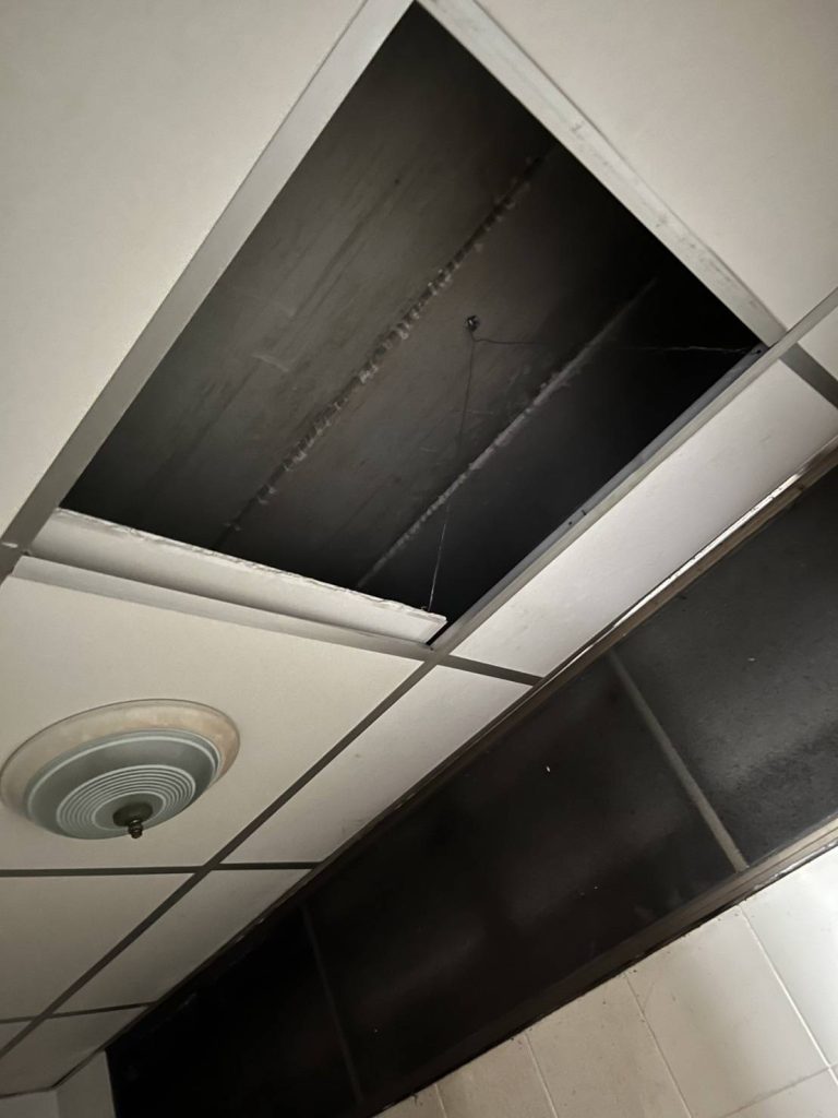 เปิดฝ้าเช็กสายไฟ