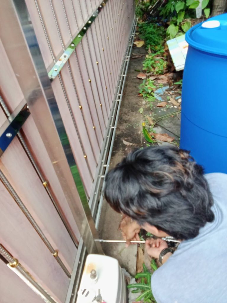 ซ่อมมอเตอร์ประตูรีโมท