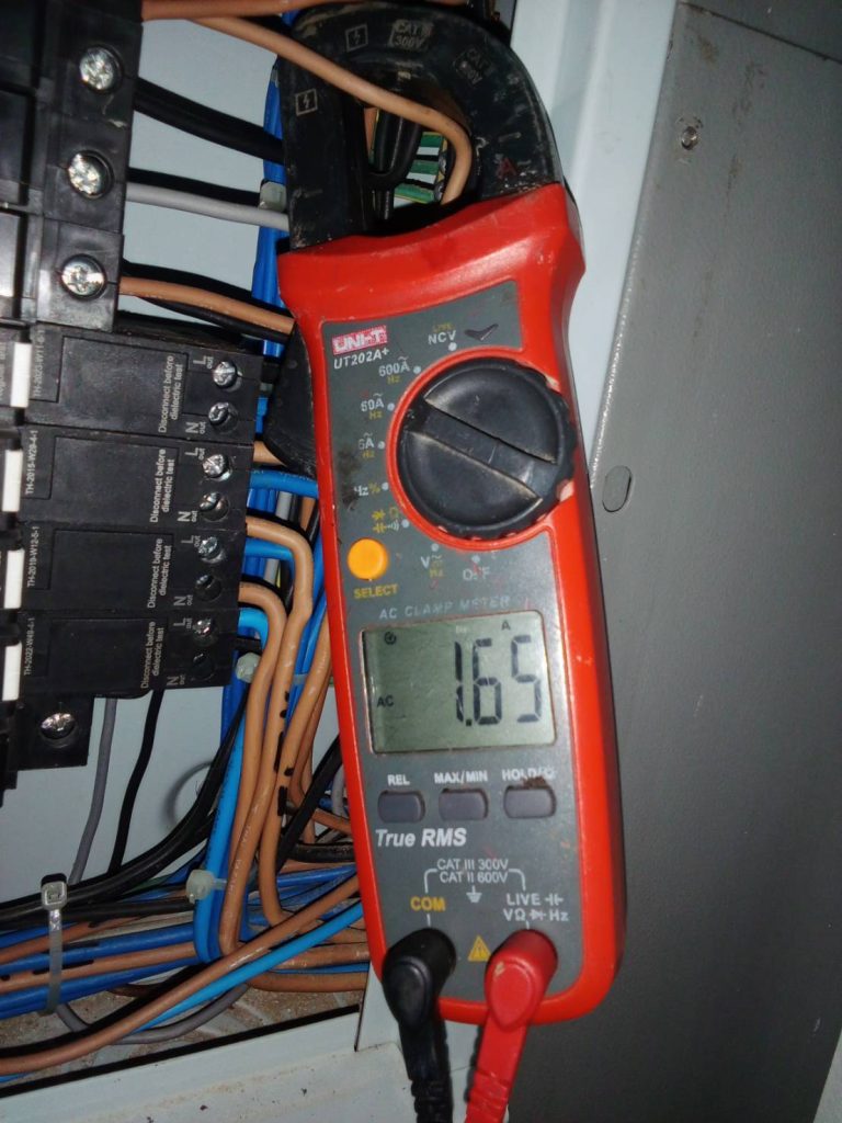 วัดไฟตู้โหลดเซ็นเตอร์