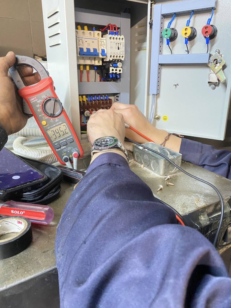 วัดไฟตู้โหลดเซ็นเตอร์