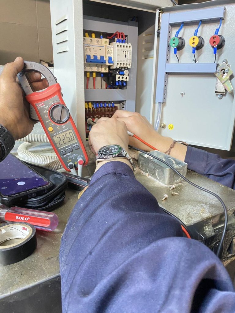 วัดไฟตู้โหลดเซ็นเตอร์