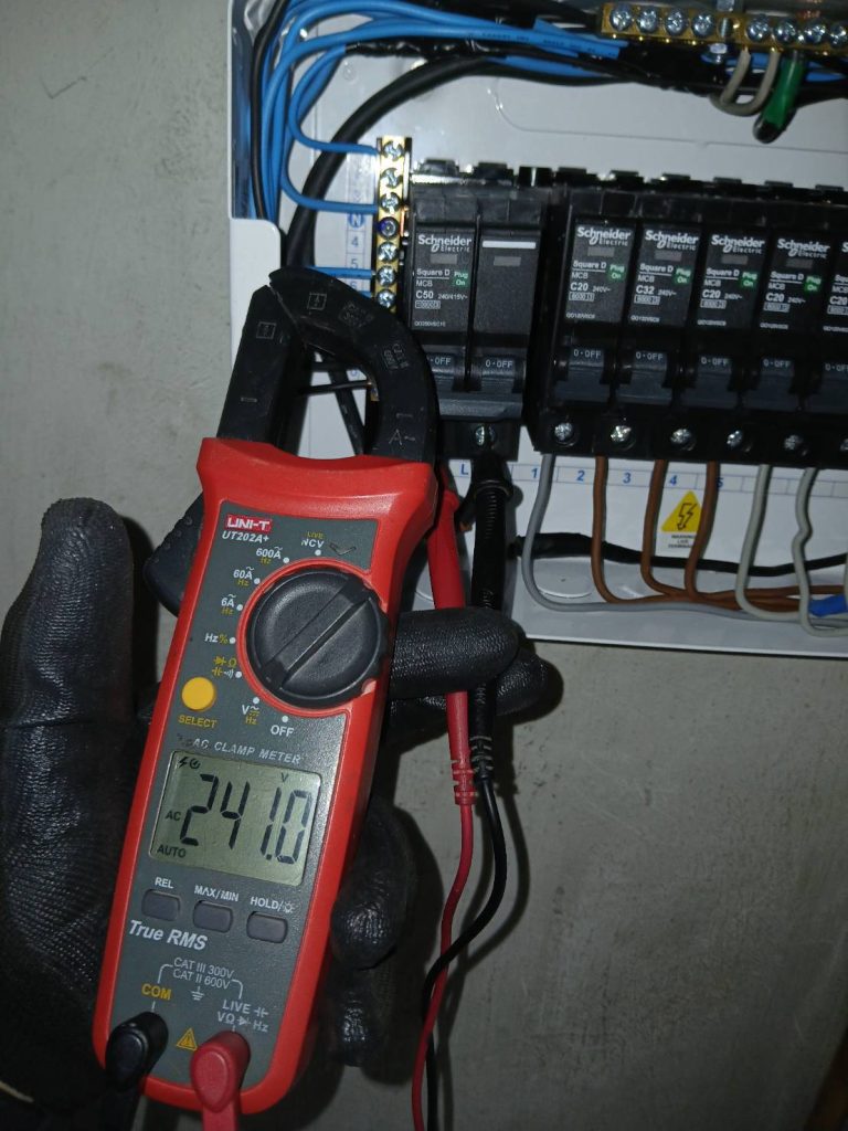 วัดไฟตู้คอนซูมเมอร์