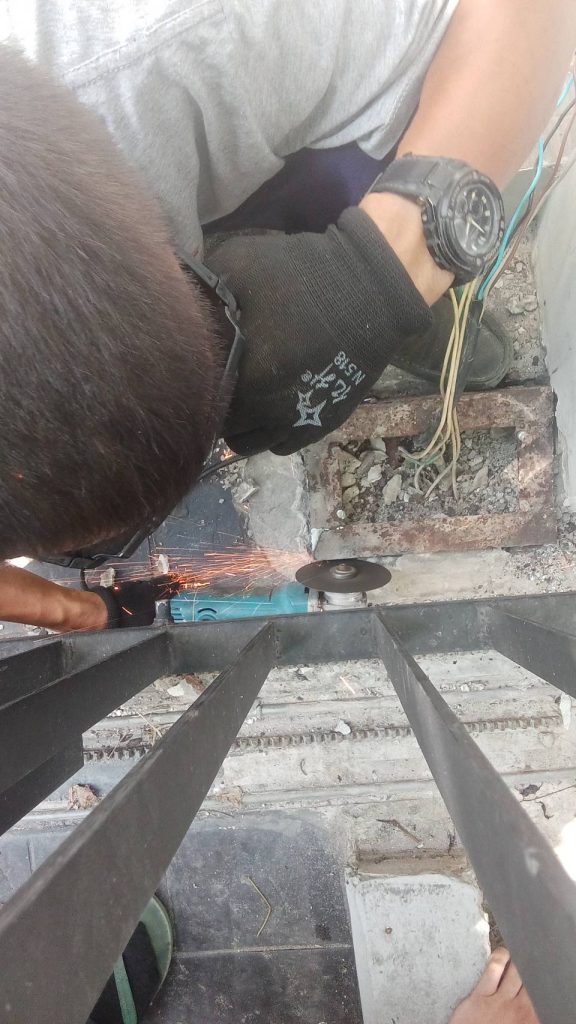 เตรียมจุดติดตั้งมอเตอร์ประตูรีโมท