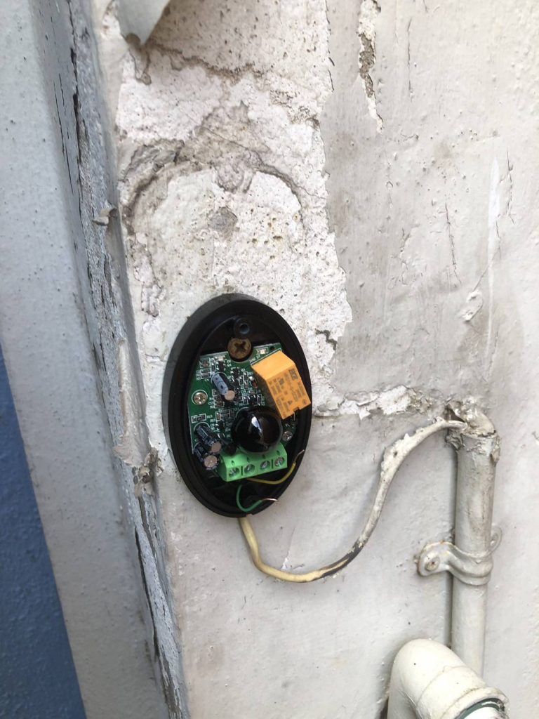 เซ็นเซอร์กันหนีบ