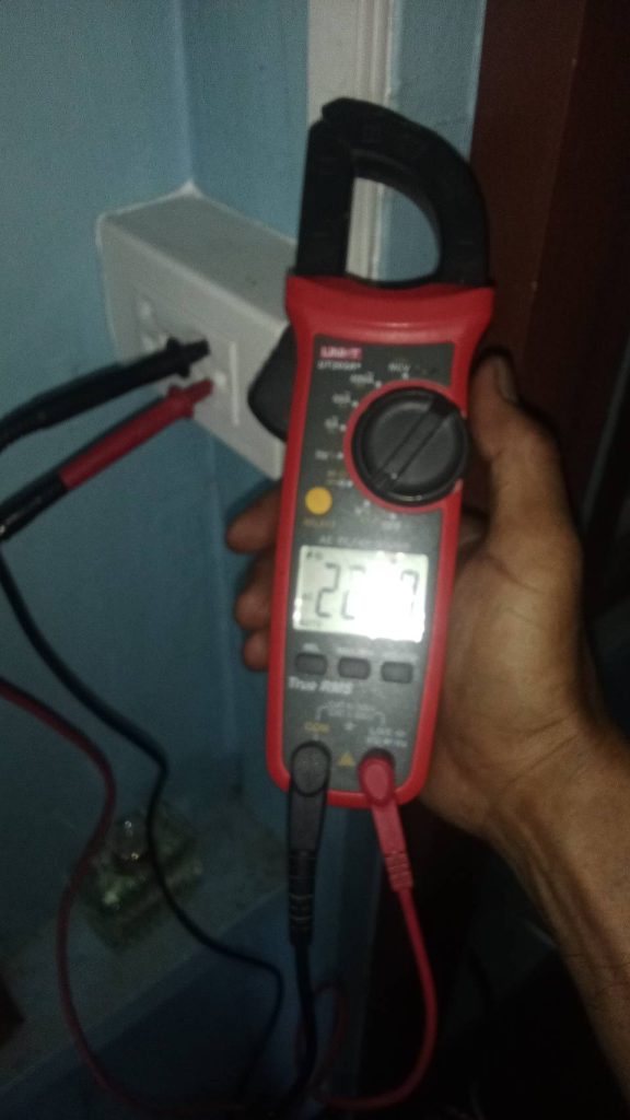 วัดไฟปลั๊ก