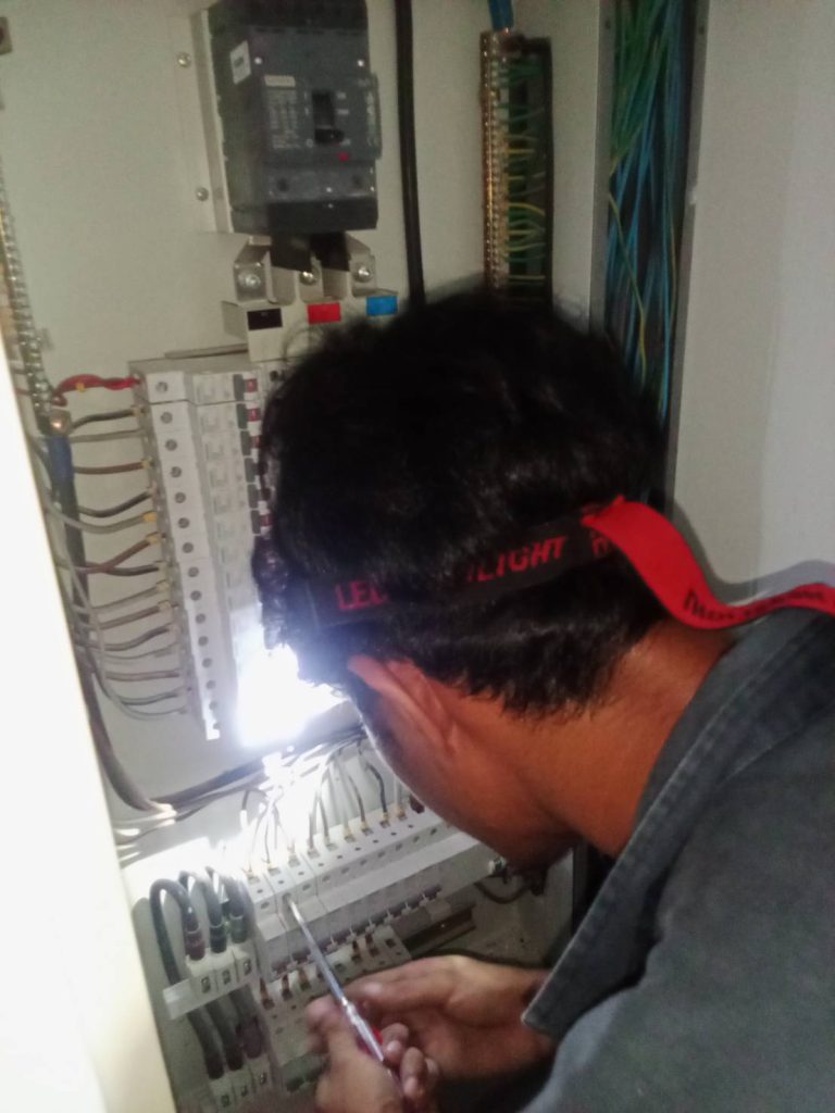 ซ่อมตู้โหลดเซ็นเตอร์