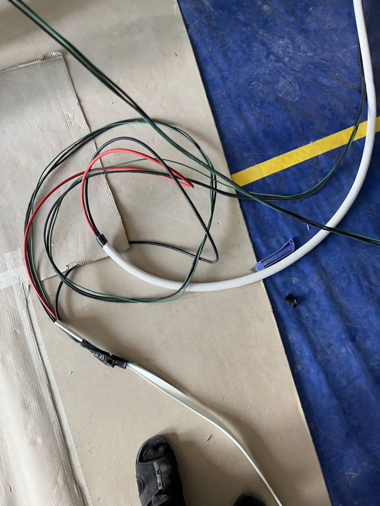 เดินท่อร้อยสาย