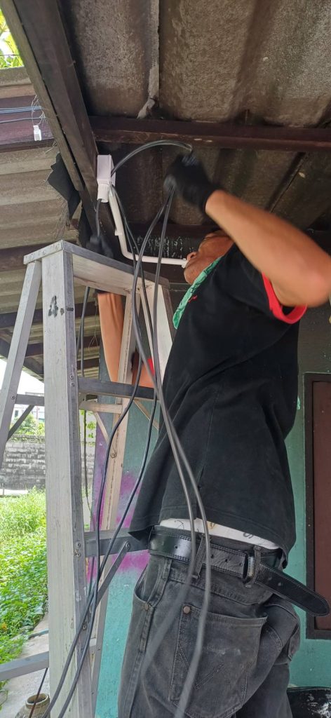 เดินท่อร้อยสายไฟ