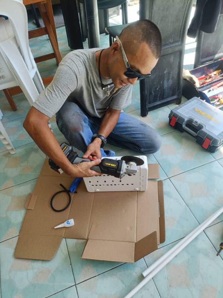 เจาะช่องใส่สายตู้คอนซูมเมอร์