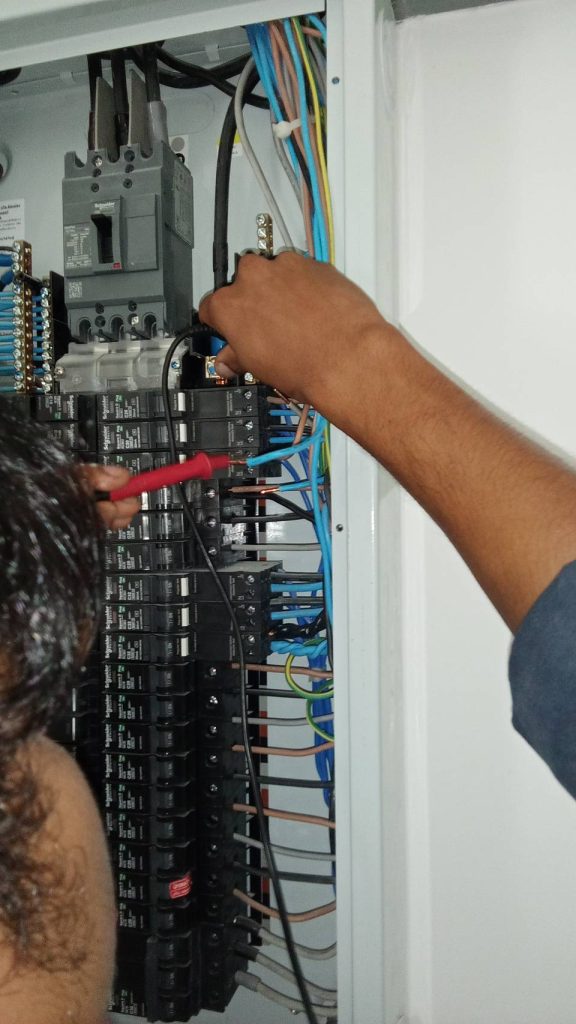 ตรวจเช็กตู้โหลดเซ็นเตอร์