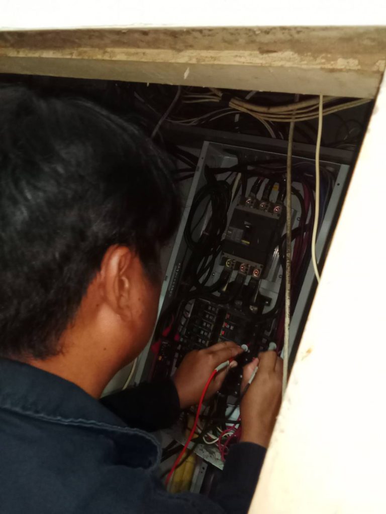 ตรวจเช็กตู้โหลดเซ็นเตอร์