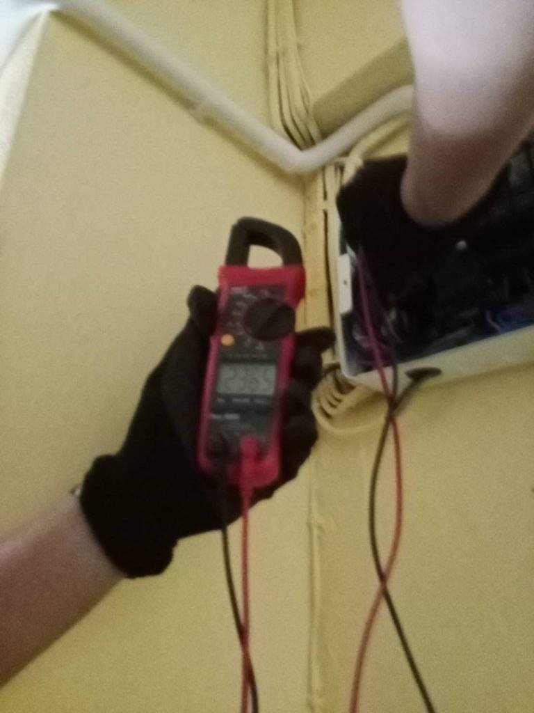 วัดไฟตู้คอนซูมเมอร์