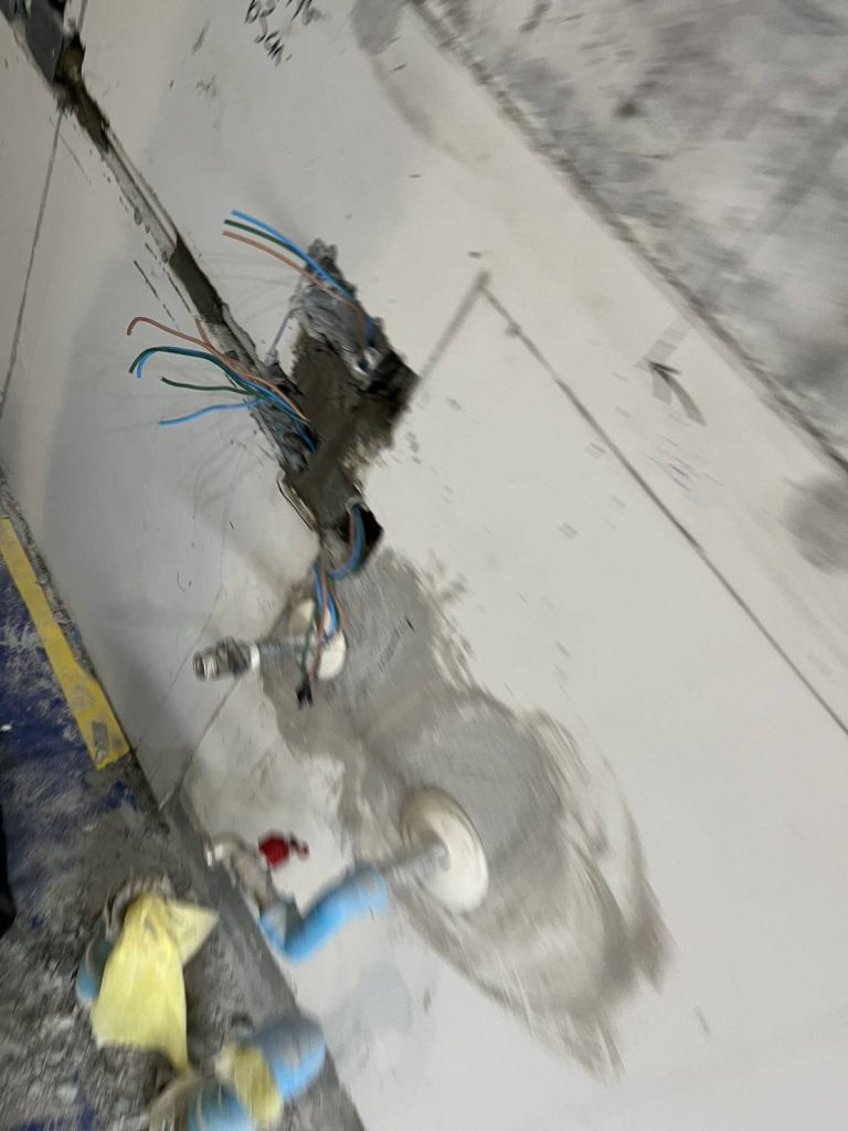 ฝังท่อสายไฟ