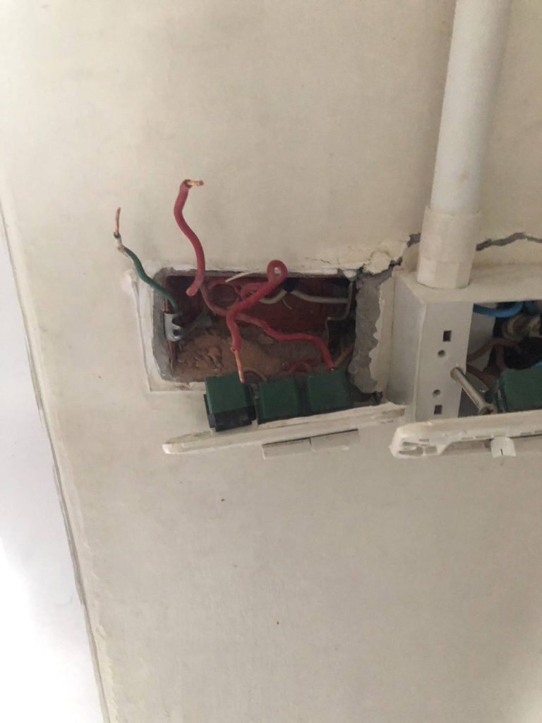 ตรวจหาจุดไฟรั่ว