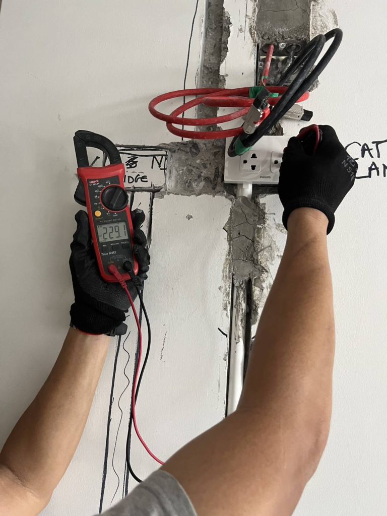 เช็กปลั๊กไฟ